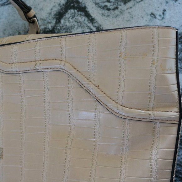 GUESS Women's Georgie Satchel Nut Handbag with matching wallet. - Picture 13 of 14